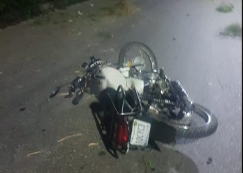 MUERE MOTOCICLISTA EN ARCO VIAL AL ESTRELLARSE CONTRA UN POSTE