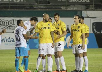 CANCÚN FC CAE ANTE VENADOS EN CLÁSICO PENINSULAR.