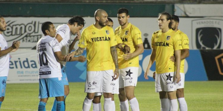 CANCÚN FC CAE ANTE VENADOS EN CLÁSICO PENINSULAR.