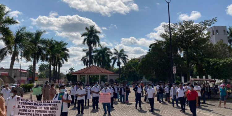MARCHAN POR CONDICIONES LABORALES Y VACUNAS INTEGRANTES DE JURISDICCIÓN SANITARIA 03
