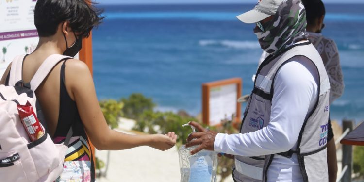 GARANTIZAN SEGURIDAD SANITARIA EN PLAYAS DE CANCÚN