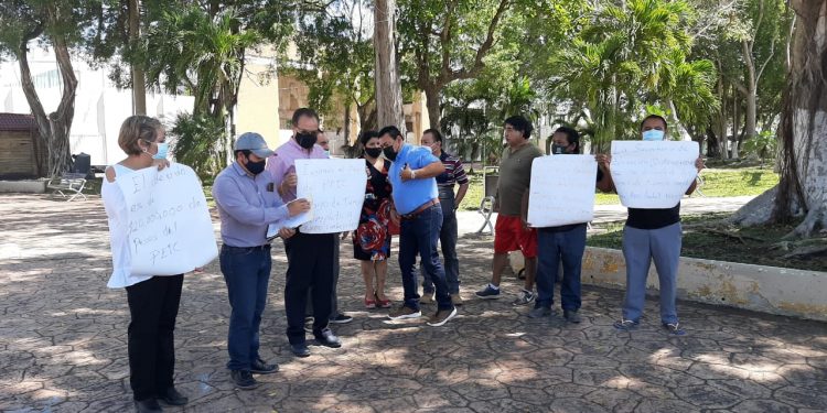 ACUDEN DOCENTES A LA CIUDAD DE MÉXICO PARA BUSCAR SOLUCIÓN AL PAGO DEL PROGRAMA DE ESCUELAS DE TIEMPO COMPLETO