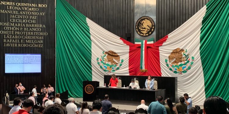 SUMAN 8 DIPUTADOS QUE ABANDONAN SU CURUL, 3 MÁS PREPARAN MALETAS