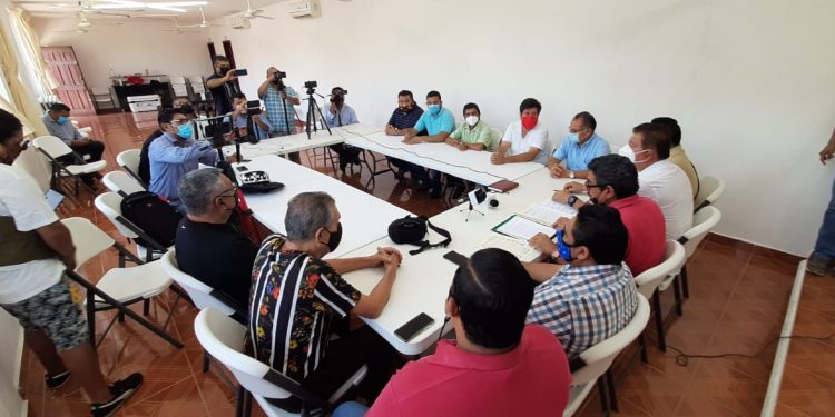 FRENTE CÍVICO PIDE A LEGISLADORES ARRAIGO DE 10 AÑOS EN FUNCIONARIOS PÚBLICOS