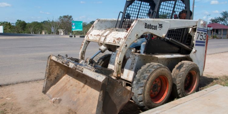 REALIZAN LIMPIEZA DE CALLES Y BANQUETAS EN LAS COLONIAS DE KANTUNILKÍN