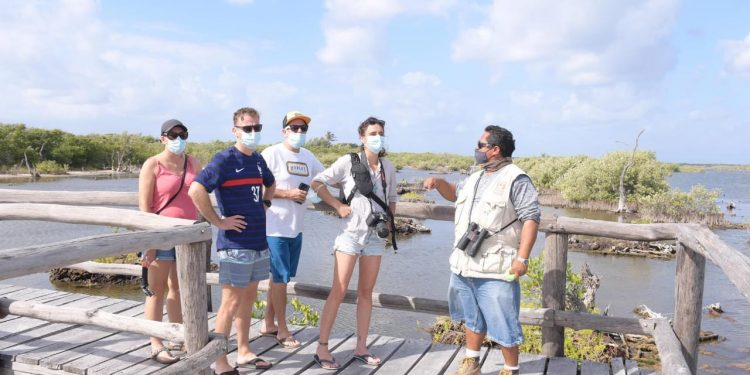LOS TRIPULANTES DEL BUQUE FRANCÉS DUMONT D’URVILLE SE MARAVILLAN CON LOS ATRACTIVOS NATURALES Y RIQUEZA CULTURAL DE COZUMEL