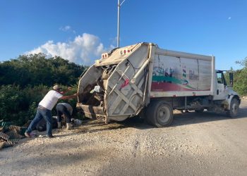 REALIZA AYUNTAMIENTO LABORES DE LIMPIEZA EN CAMELLONES CENTRALES DE RANCHO VIEJO