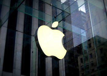 MULTA DE CASI DOS MILLONES DE DÓLARES A APPLE EN BRASIL POR VENDER IPHONE SIN CARGADOR