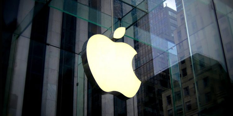 MULTA DE CASI DOS MILLONES DE DÓLARES A APPLE EN BRASIL POR VENDER IPHONE SIN CARGADOR