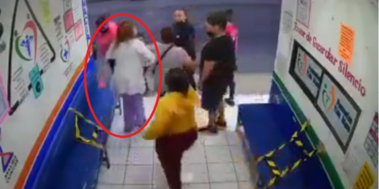 DOCTORA ES AGREDIDA POR FAMILIA TRAS PEDIRLES QUE USARAN CUBREBOCAS EN ESTADO DE MÉXICO