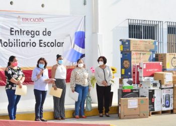 RECIBEN ESCUELAS DE NIVEL BÁSICO EN TABASCO, EQUIPO RECUPERADO POR ASEGURADORAS