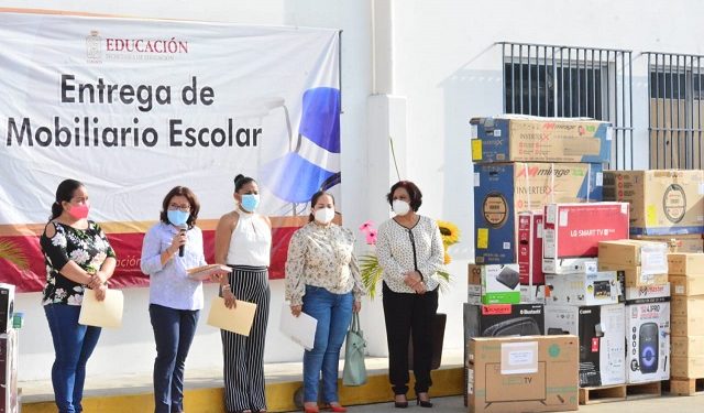 RECIBEN ESCUELAS DE NIVEL BÁSICO EN TABASCO, EQUIPO RECUPERADO POR ASEGURADORAS
