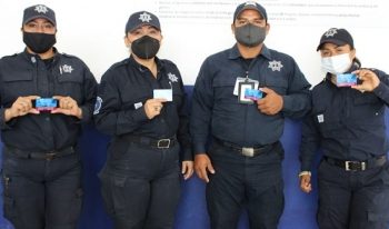 RECONOCEN LABOR DE POLICÍAS; COPARMEX TABASCO LES OTORGA TARJETAS DE DESCUENTO