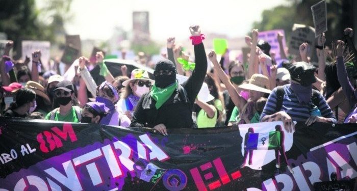 LA FURIA FEMINISTA SE APODERÓ DEL 8M EN MÉXICO