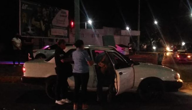 CAEN LADRONES QUE SALTARON TIENDA DE CONVENIENCIA