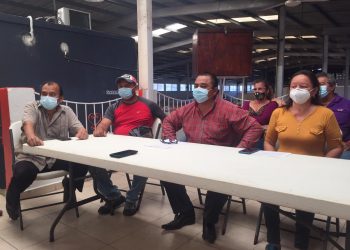 LOCATARIOS DEL MERCADO LÁZARO CÁRDENAS DESCARTAN NEGOCIACIONES CON LA ADMINISTRACIÓN DE OTHÓN P. BLANCO