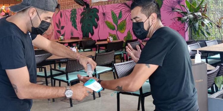 FOCOS ROJOS POR PLAYAS SATURADAS EN PUENTE LARGO