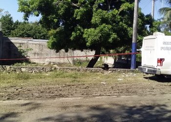 RESCATAN DE UNA FOSA SÉPTICA, EL CUERPO EN DESCOMPOSICIÓN DE UN HOMBRE