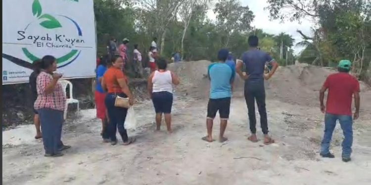 MUJERES CON MACHETES DEFIENDEN EL BALNEARIO “ EL CHORRITO” EN JUAN SARABIA