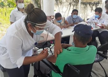 VACUNAR CONTRA EL COVID A 2,756 ADULTOS MAYORES, META EN JONUTA