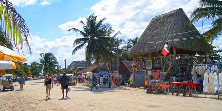 MAHAHUAL A TOPE MÁXIMO DE AFORO PERMITIDO EN ESTE FIN DE SEMANA LARGO