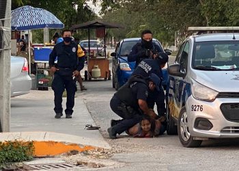 SURGE VIDEO PREVIO A LA MUERTE DE LA MUJER SOMETIDA POR POLICÍAS EN TULUM