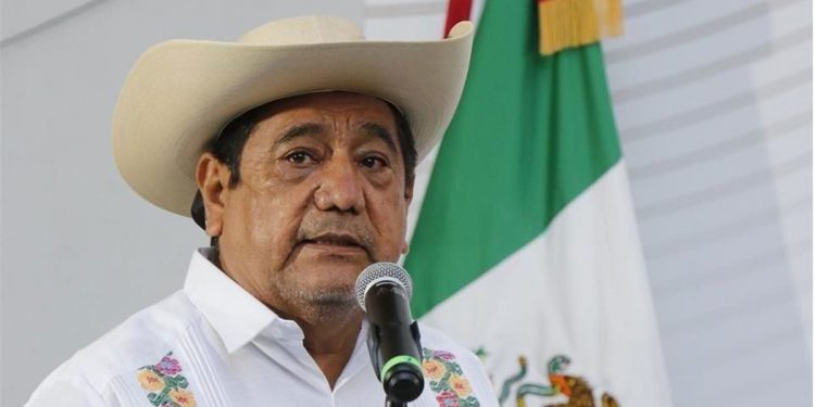 FELIX SALGADO A FUERZAS QUIERE SER CANDIDATO