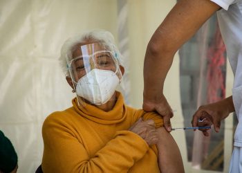 LLEGAN MÁS VACUNAS PARA ADULTOS MAYORES A CHETUMAL