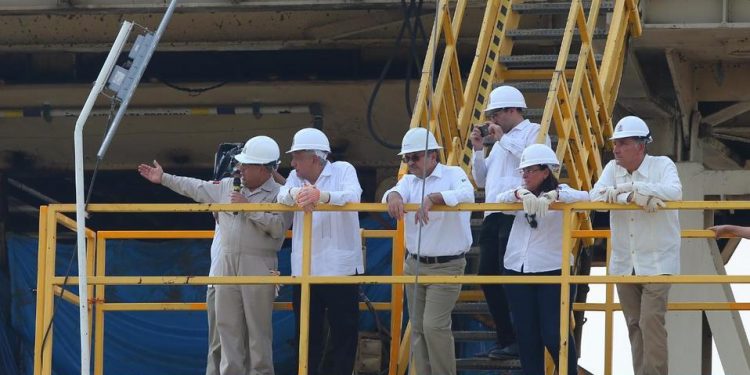 OBRADOR VISITARÁ TABASCO EL PROXIMO JUEVES POR DESCUBRIMIENTO DE PETROLEO