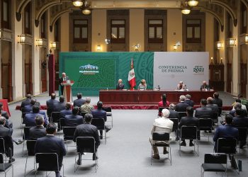 LÓPEZ OBRADOR PACTA CON LOS GOBERNADORES PARA QUE NO INTERFIERAN EN COMICIOS