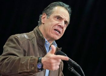 GOBERNADOR DE NUEVA YORK ENFRENTA NUEVA DENUNCIA POR ACOSO SEXUAL