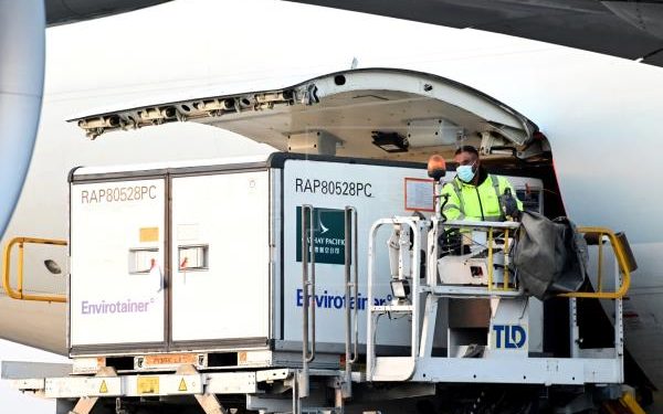 MÉXICO RECIBE UN MILLÓN DE VACUNAS CONTRA LA COVID-19 DE LA CHINA SINOVAC