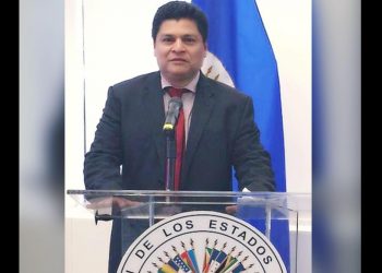 TRABAJAR PARA PROMOVER Y DIFUNDIR DERECHOS POLÍTICOS DE MUJERES: MORALES NOTARIO