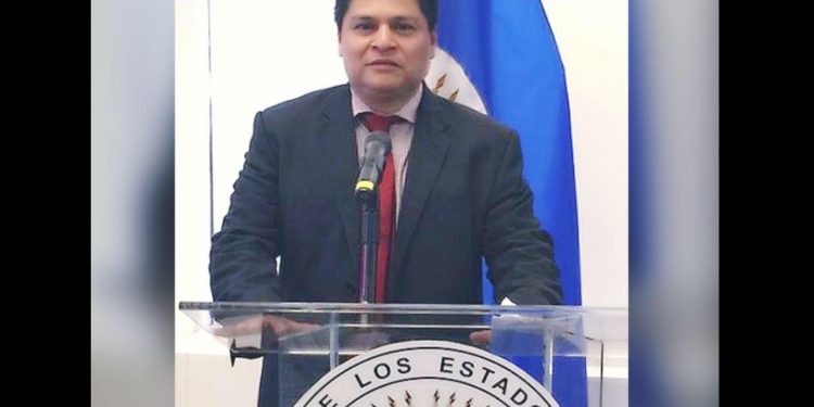 TRABAJAR PARA PROMOVER Y DIFUNDIR DERECHOS POLÍTICOS DE MUJERES: MORALES NOTARIO