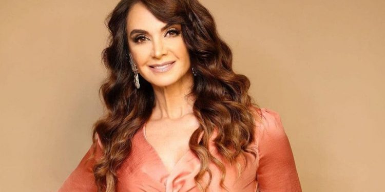 EX MISS UNIVERSO LUPITA JONES OPTA A GOBERNADORA DEL ESTADO DE BAJA CALIFORNIA