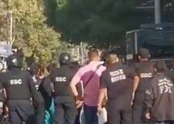 «ERA SÓLO UN NIÑO»: FAMILIARES LLORAN MUERTE DE PRESUNTO DELINCUENTE