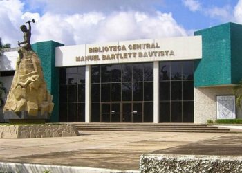 INICIAN CLASES A DISTANCIA MÁS DE 22 MIL ALUMNOS DE LA UJAT