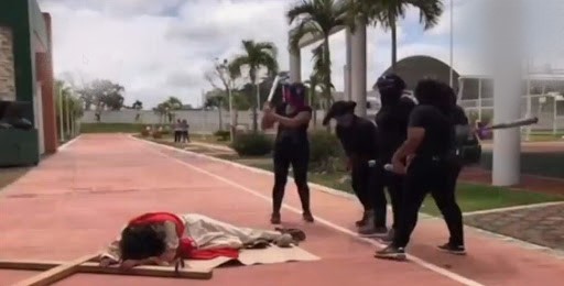 TABASCO TUVO UN VIACRUCIS CON TODO Y FEMINISTAS INCLUIDAS