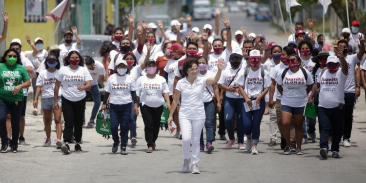 JUANITA ALONSO ESCUCHA Y REGISTRA LAS NECESIDADES DE LA CIUDADANÍA