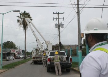 CFE CORTARA LA LUZ A MIL FAMILIAS DE CHETUMAL