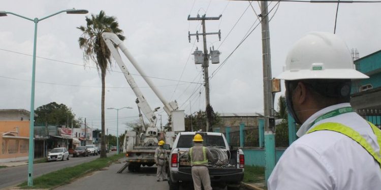 CFE CORTARA LA LUZ A MIL FAMILIAS DE CHETUMAL