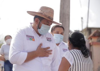 EMIR BELLOS LLEVA SU PROPUESTA ANTE LA GENTE