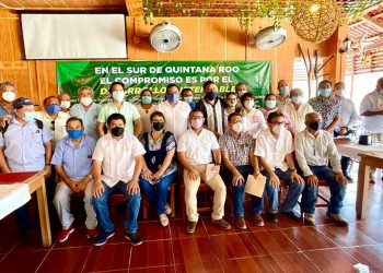 GRUPOS EMPRESARIALES Y EJIDALES SE UNEN PARA DEFENDER LAGUNA DE BACALAR