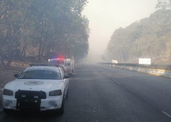 REPORTAN INCENDIO EN LA MÉXICO-CUERNAVACA A LA ALTURA DE “LA PERA”