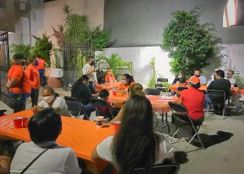 EL CANDIDATO EDUARDO OVANDO, VISITÓ Y PRESENTÓ SUS PROPUESTAS DE TRABAJO EL DÍA DE AYER A VECINOS DEL FRACCIONAMIENTO DEL MAYAB.