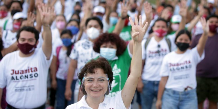EXITOSA CAMINATA EN LA EMILIANO ZAPATA EN COZUMEL