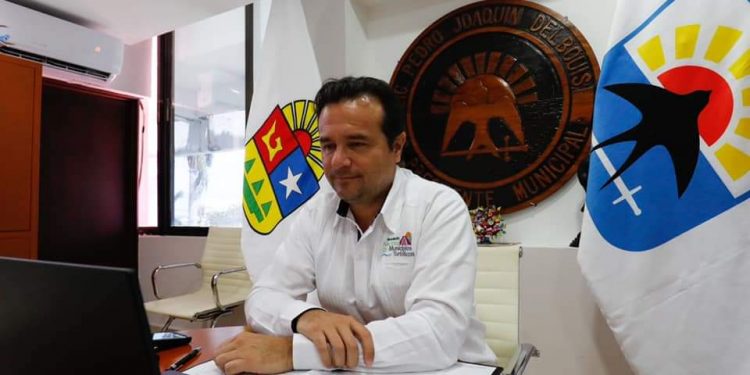 SOLICITA LICENCIA PEDRO JOAQUÍN DELBOUIS A LA PRESIDENCIA MUNICIPAL, PARA IR DE LLENO A LA CAMPAÑA