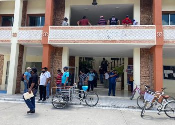 RECLAMAN PAGOS DELEGADOS DE COMUNIDADES RURALES DE FELIPE CARRILLO PUERTO