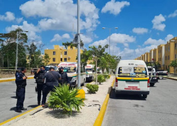 RAFAGUEAN PARADERO DE COMBIS EN CIELO NUEVO EN CANCÚN
