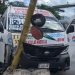 COMBI SE ESTRELLA CON UN POSTE DE AVENIDA TULUM